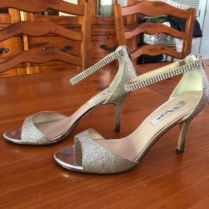 Nina Size 10 Gold Vierra Heels